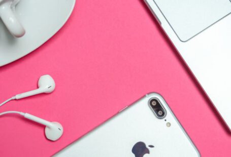Computer Accessories - Closeup Photo of Silver Iphone 7 Plus With Earpods
